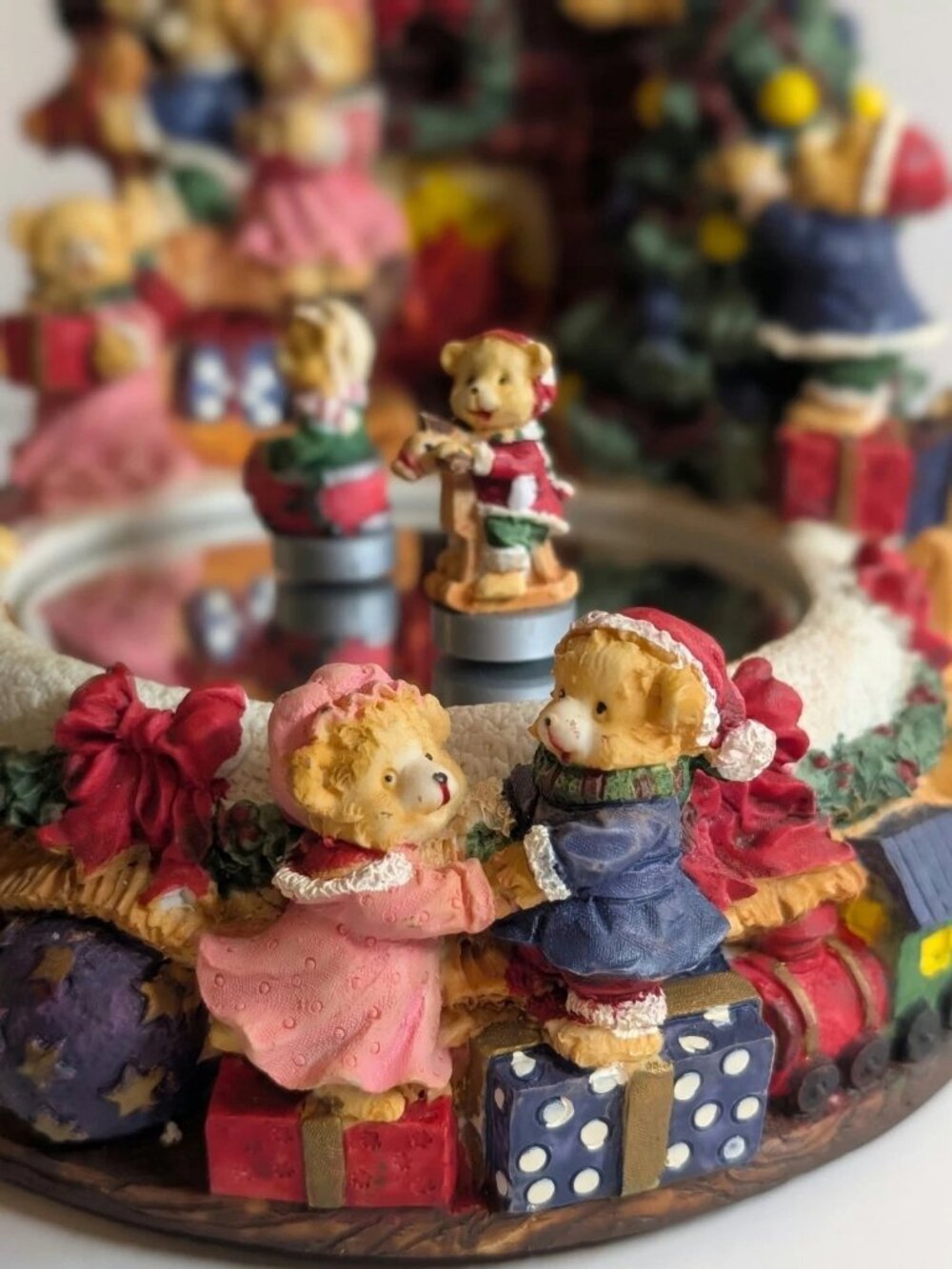 Vintage Christmas Skating Pond Musical Music Box Teddy Bears Mirror w/ Box